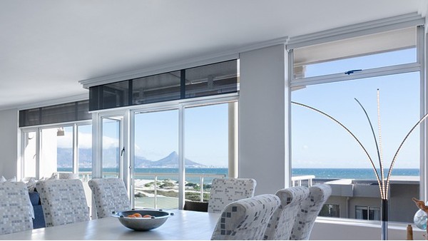 佛山樓上樓門窗廠家的高端門窗價(jià)格怎么樣？