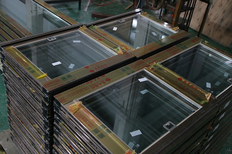 佛山鋁合金門(mén)窗哪家好？門(mén)窗十大品牌樓上樓高端門(mén)窗的優(yōu)勢(shì)在哪里？