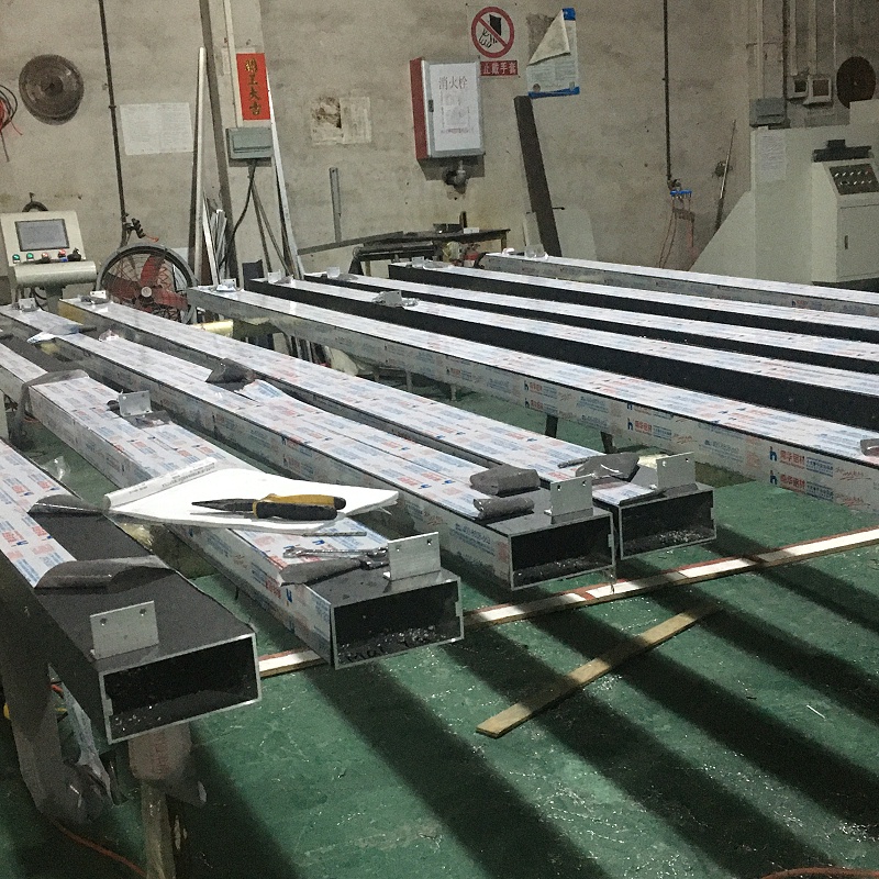 樓上樓門窗專業(yè)安裝的高端鋁合金門窗伴你溫暖過冬！