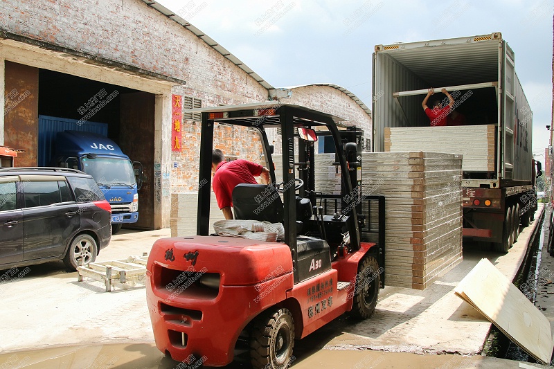 佛山哪里有出口高端門窗的鋁門窗廠家？-樓上樓門窗