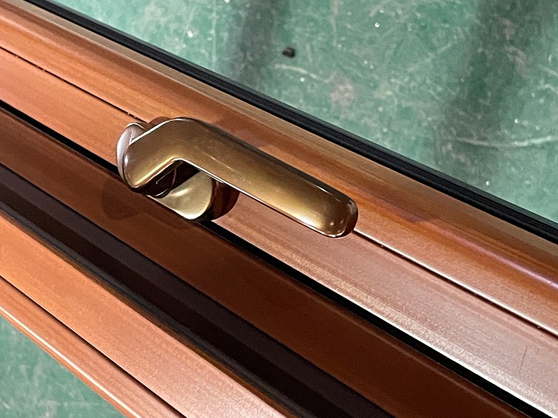 太驚艷！這些顏值與實(shí)力并存的樓上樓鋁木門窗，真讓人心動(dòng)！