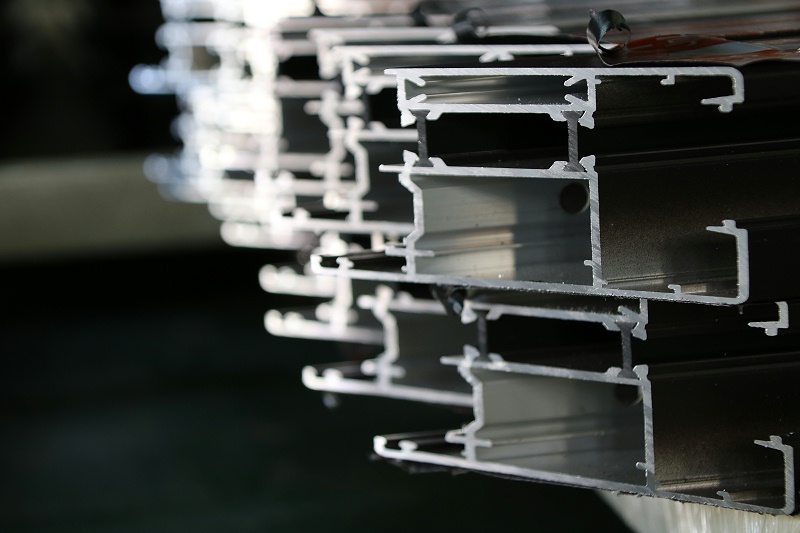 佛山高檔別墅鋁合金門窗哪個牌子好？樓上樓門窗