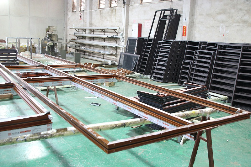 高端門窗選擇哪種風(fēng)格和材質(zhì)比較好？有門窗廠家推薦嗎？