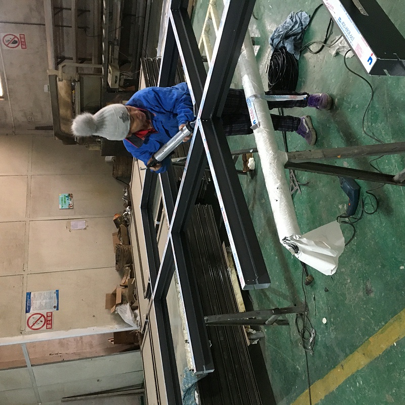 堪比美的暖風(fēng)機(jī)的鋁木復(fù)合門窗，助你輕松抵御寒冬！