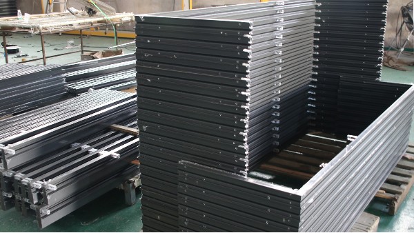 如何選擇優(yōu)質(zhì)的門(mén)窗工程定制廠(chǎng)家？樓上樓為您解答