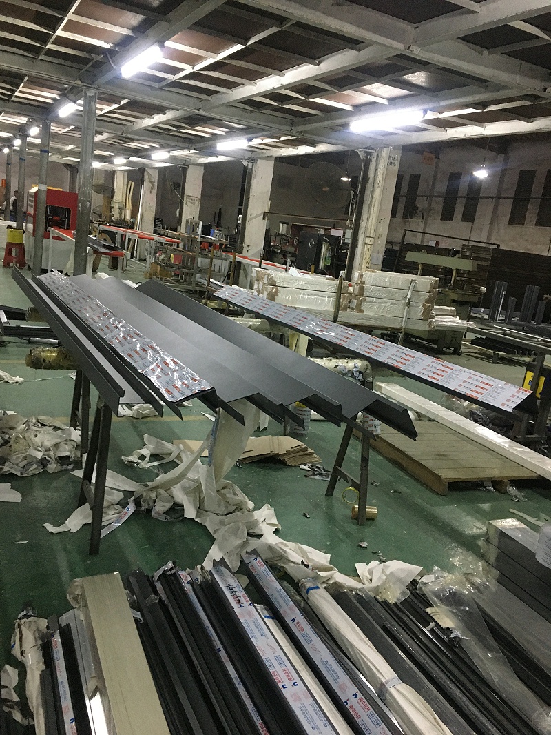 好氣哦！隔壁家居然花350元就買到了高端斷橋鋁合金門窗？