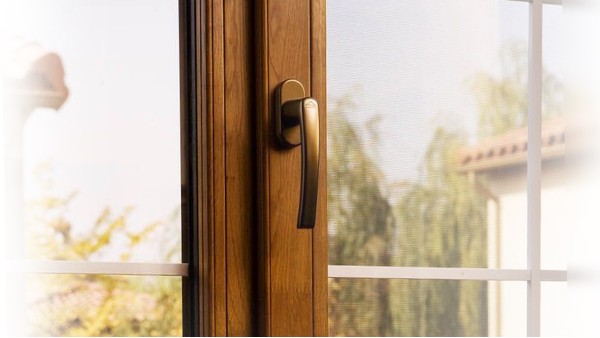 【樓上樓門窗】新加坡酒店門窗工程專業(yè)供應(yīng)廠家裝柜啦！